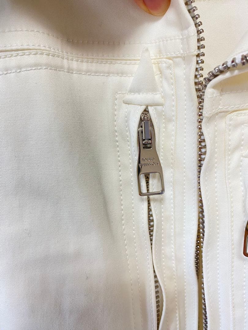 LOUIS VUITTON ホワイトアウター