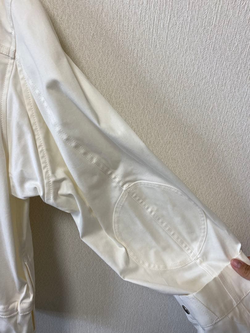 LOUIS VUITTON ホワイトアウター