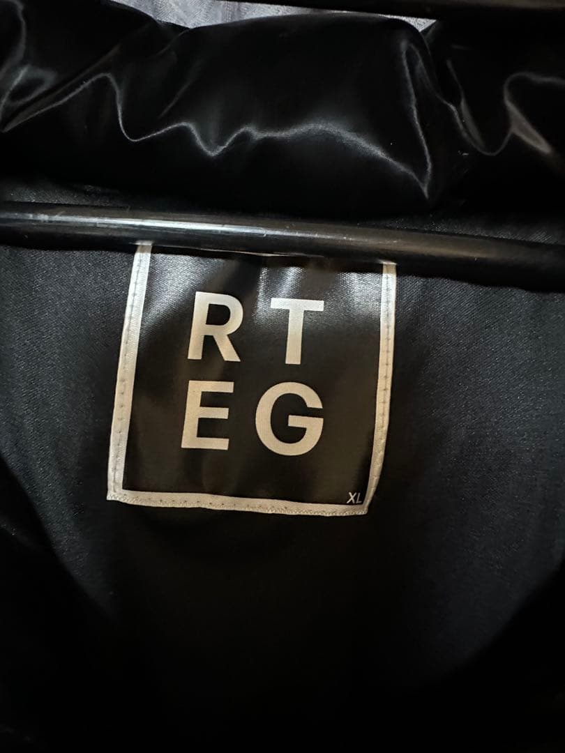 ARTEG AMULET 黒 ダウンジャケット フード付き