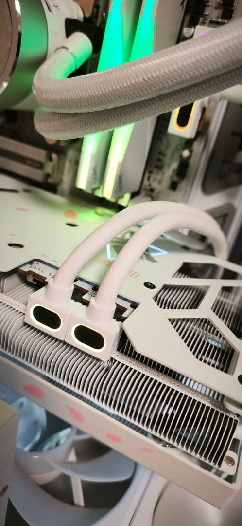 【中古品、おまけ付】powercolerRX7800XT SAKURA