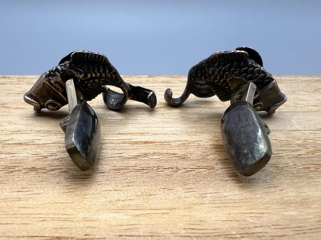 【海】超レア　純銀製　小倉正雄作　鯉形　一対　カフスボタン　彫金　共箱付