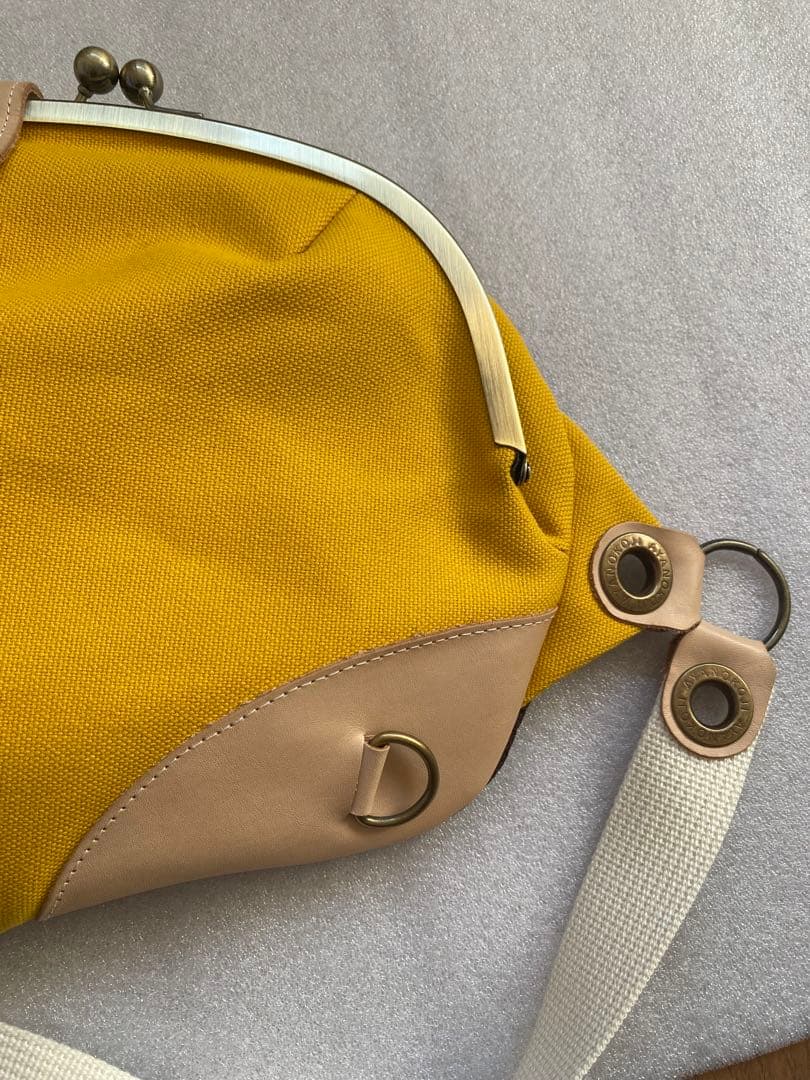 右ひよこ豆型ボディバッグ