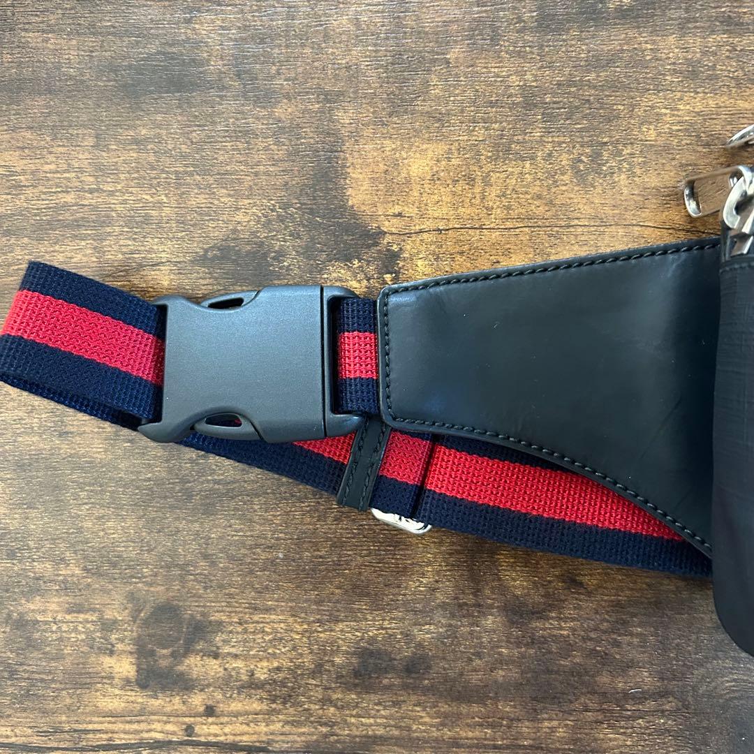 美品　GUCCI ボディバッグ グレー・ブラック