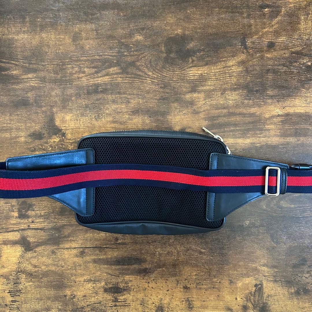 美品　GUCCI ボディバッグ グレー・ブラック