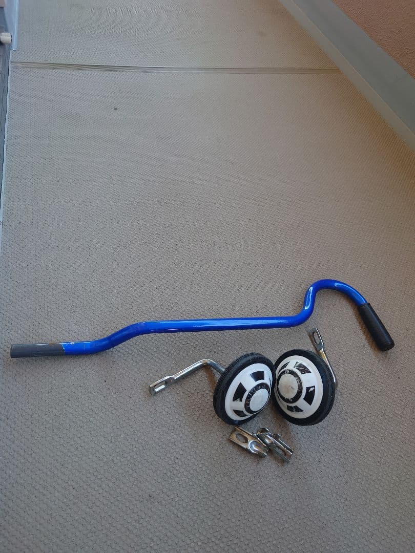 【運賃込み】14インチ　補助輪あり　トミカ 幼児用自転車 青