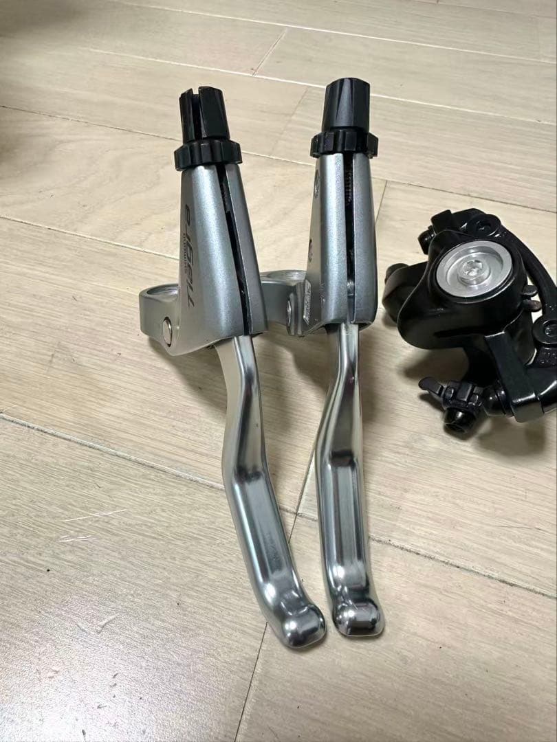 TIAGRA ブレーキレバー機械式　ディスクブレーキ　ブレーキキャリパー