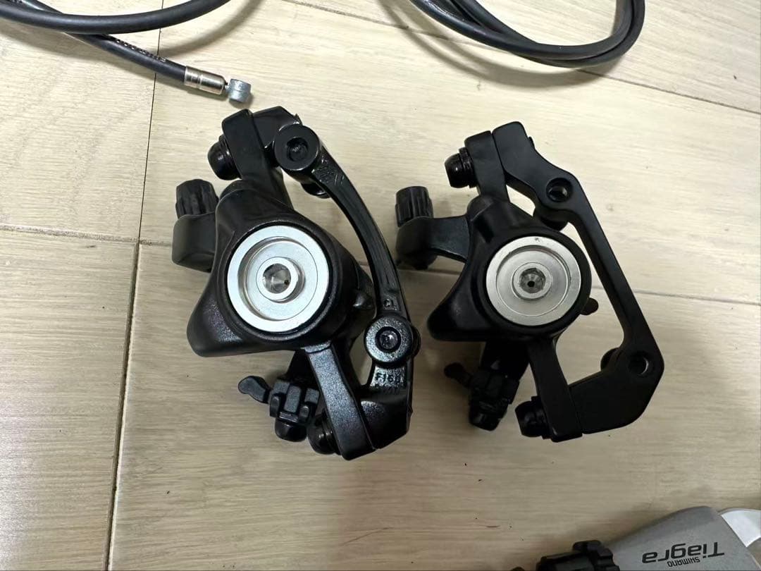 TIAGRA ブレーキレバー機械式　ディスクブレーキ　ブレーキキャリパー