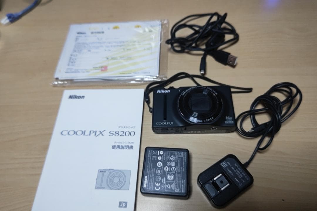 Nikon COOLPIX S8200 本体