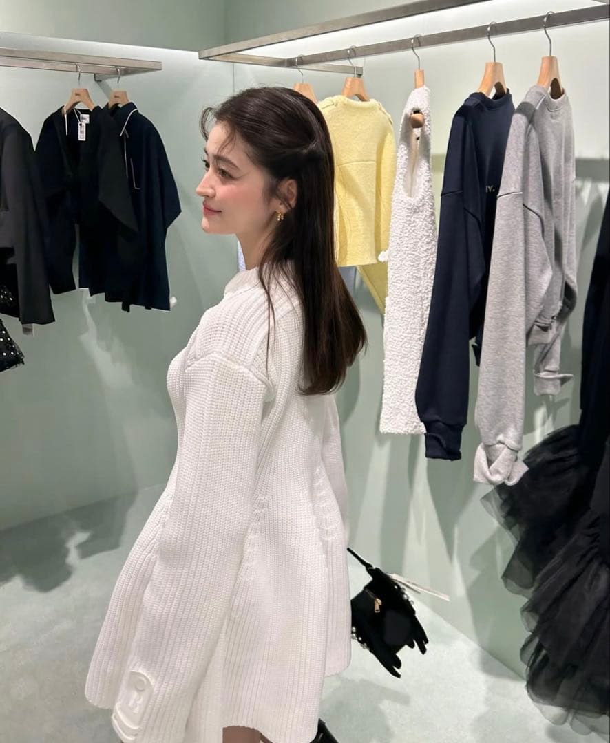 【新品未使用】Bibiy. リブ編み長袖ニットワンピース ホワイト