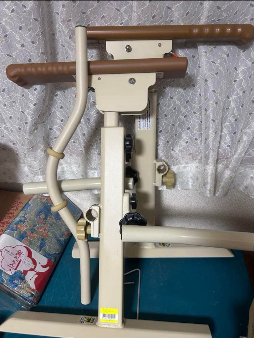 ねこ 介護用品 トイレ手すり 矢崎化工 トイレ用手すり たちあっぷⅡ