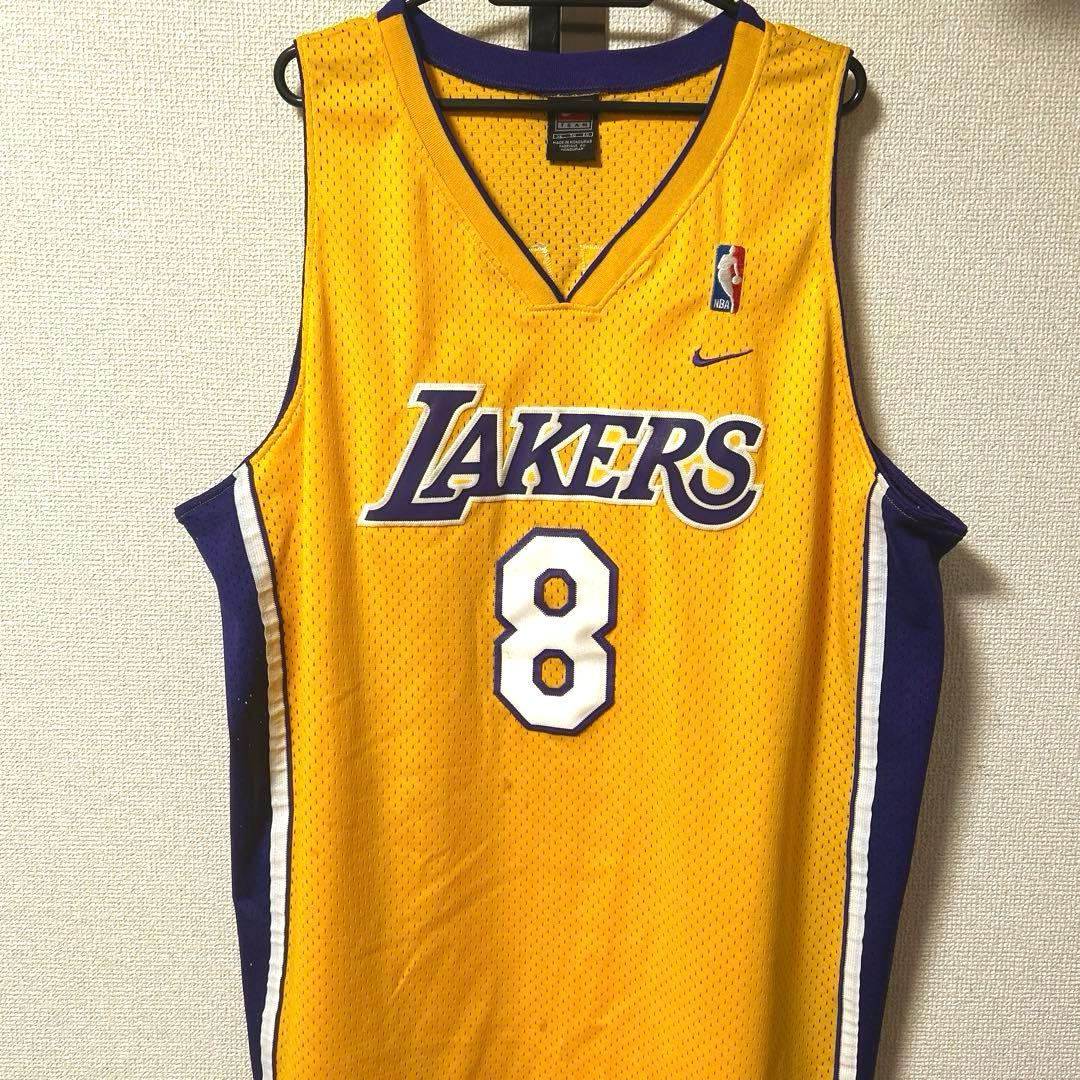 正規品】コービーブライアント永久欠番ユニフォーム8番 - メルカリ