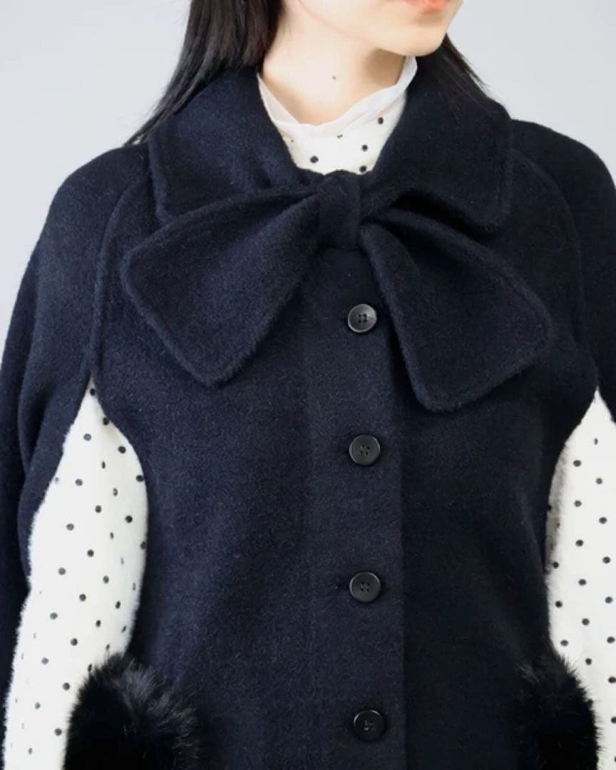 ウールタッチファーポケットポンチョコート/ ブラック Frene