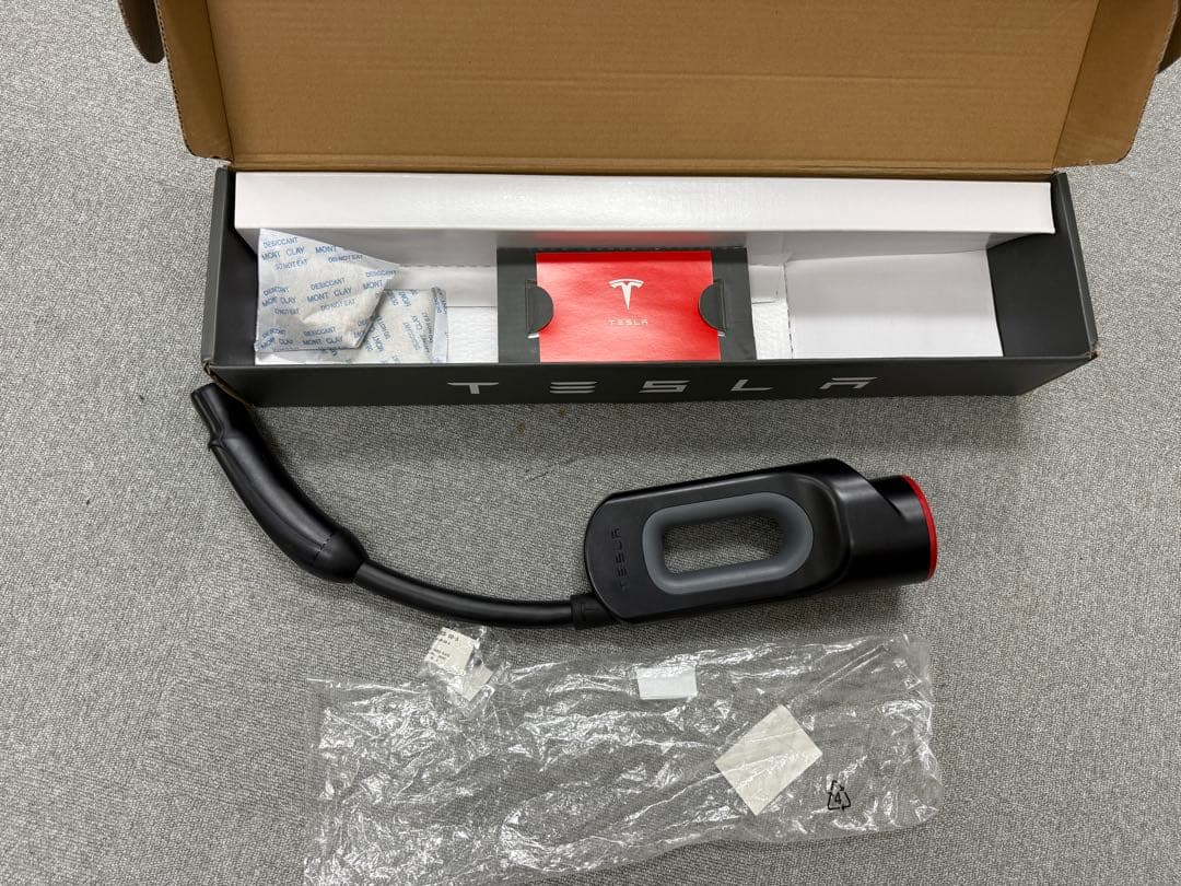テスラ　チャデモアダプター