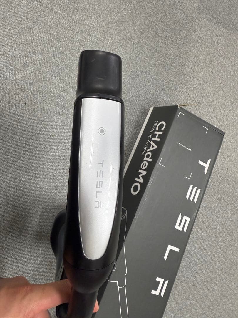 テスラ　チャデモアダプター