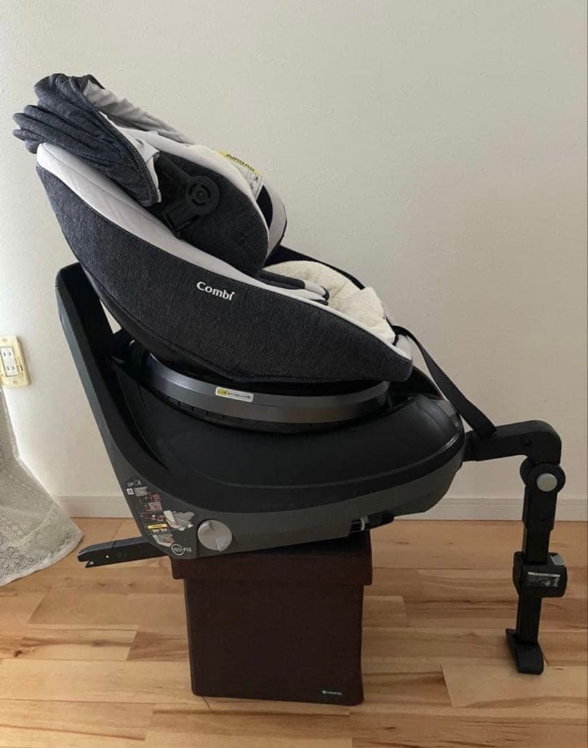 Combi 新生児対応 チャイルドシート ISOFIX クリーニング済み