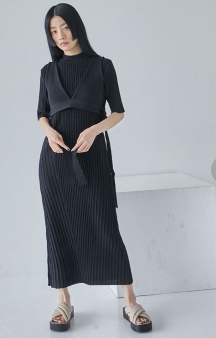 BUBBLES オープンネックギャザーワンピース ブラック Sサイズ