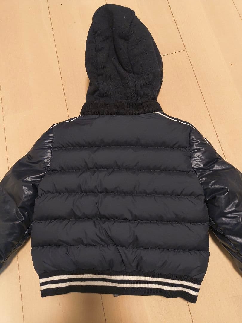 MONCLER ブラック ダウンジャケット