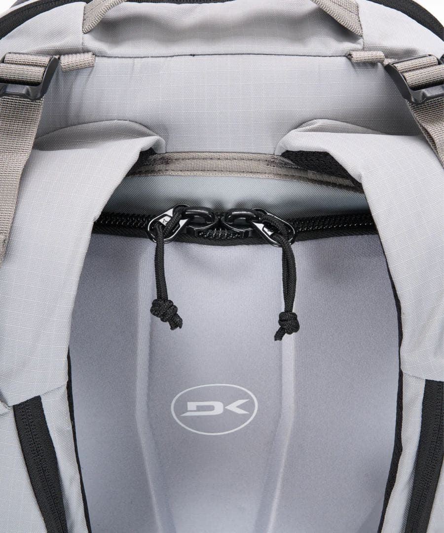 25/26' DAKINE POACHER BACKPACK 32L 新品未使用