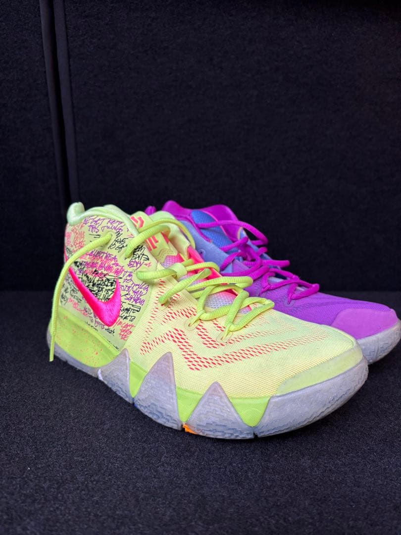 Nike Kyrie 4 スニーカー パープル/イエロー