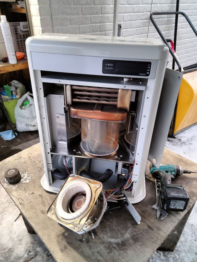 コロナFF石油ストーブスペースネオ！品番「FF‐SG4214M」2014年式中古