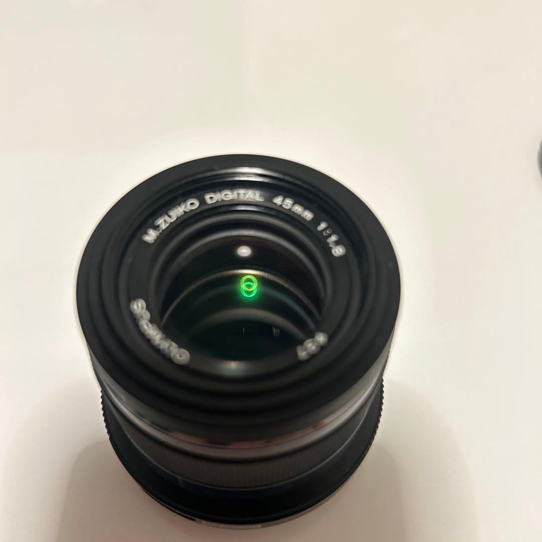 OLYMPUS 45mm f/1.8 単焦点レンズ