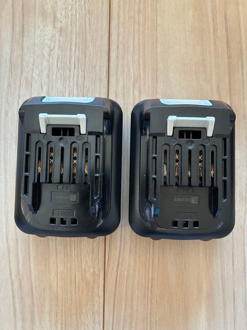 マキタ　CL107FD 充電式クリーナー　紙パック付き