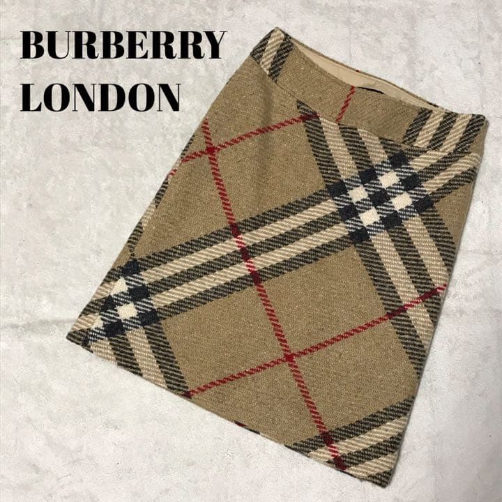 バーバリー三陽商会ベージュウールスカート未使用