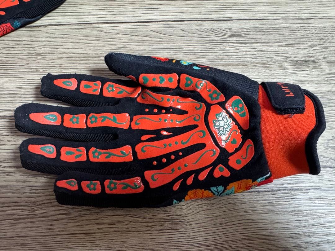 バートン BURTON グローブ スカル スノボ スキー ニット帽 3点セット