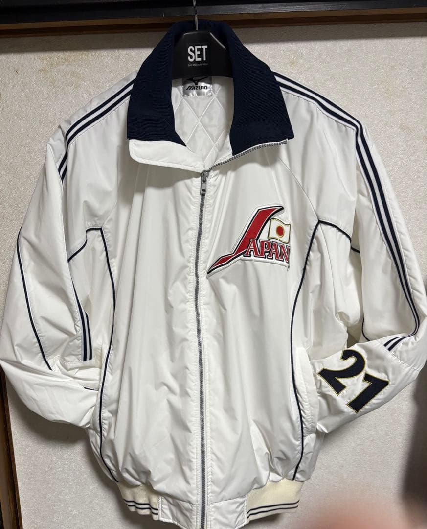 侍ジャパン WBC和田投手 ユニ、スタジャン 、オリンピックユニの四点等。