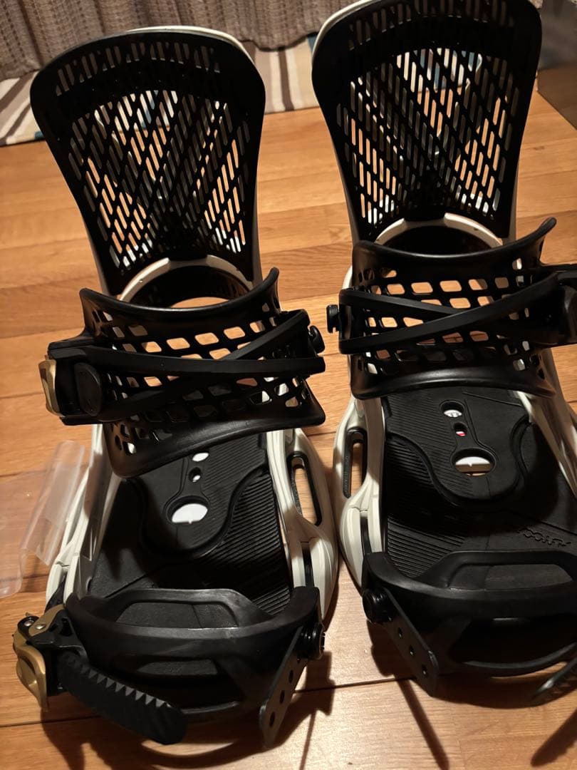 Burton Genesis EST ビンディング ホワイト/ブラック