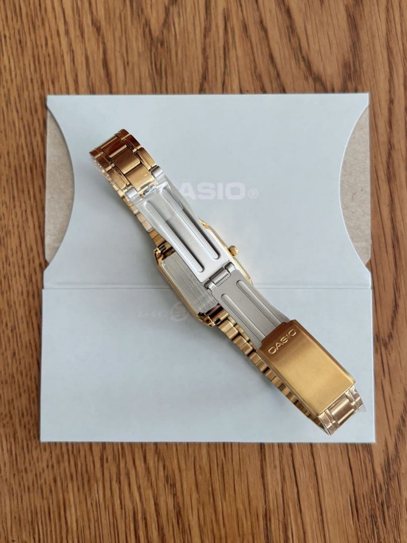 CASIO カシオ LTP-V007G-9B ゴールド 腕時計 試着のみ新品同様