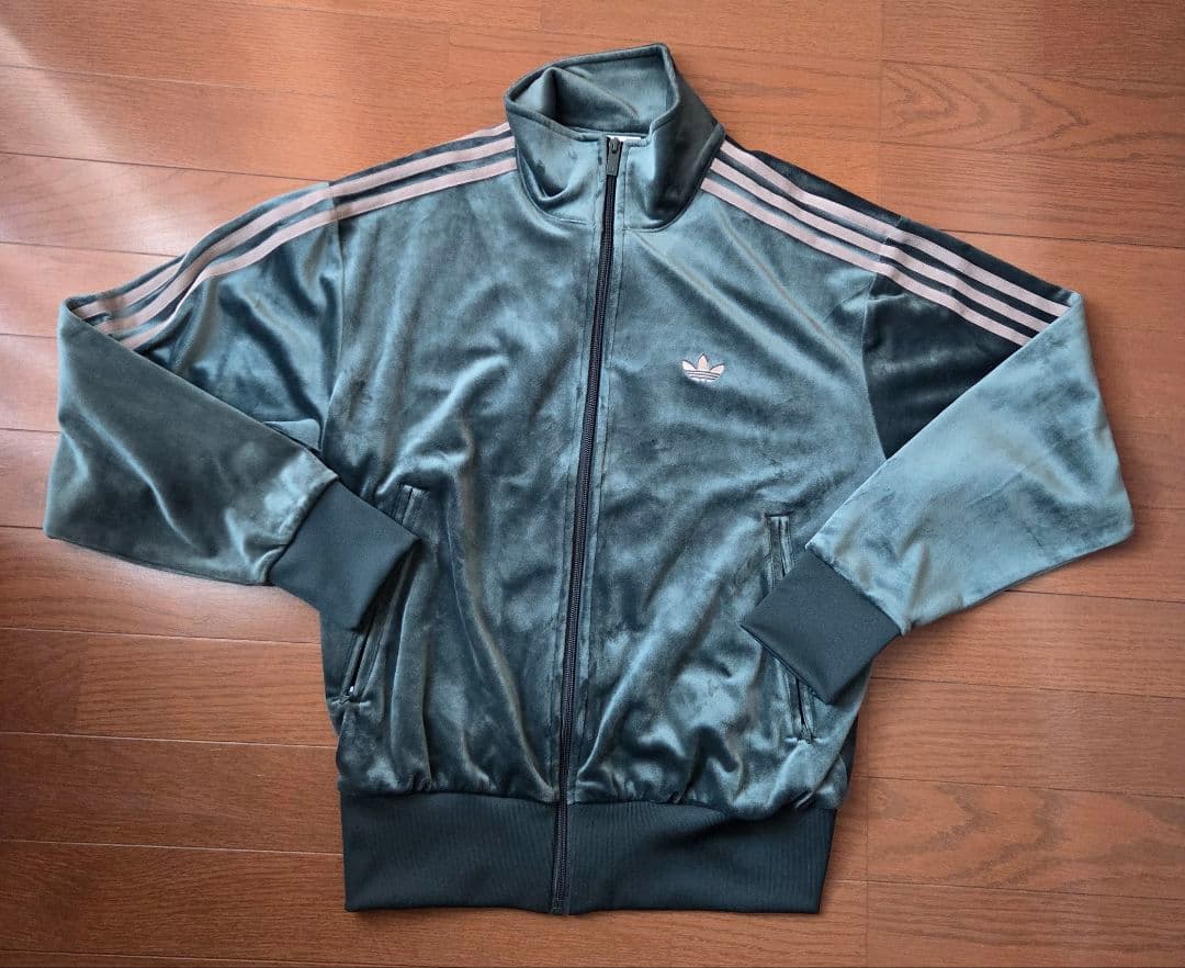 adidas Originals ファイヤーバード ベロアトラックトップ