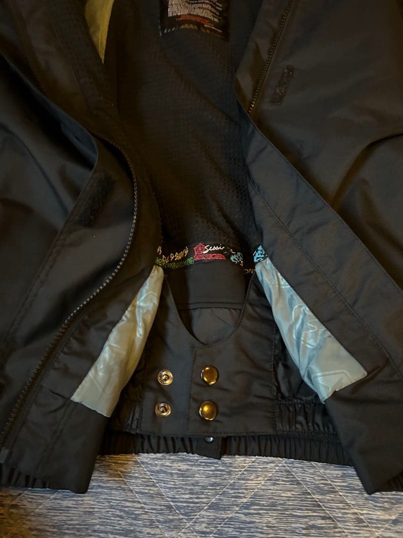 Mサイズ 黒 フード付きジャケット