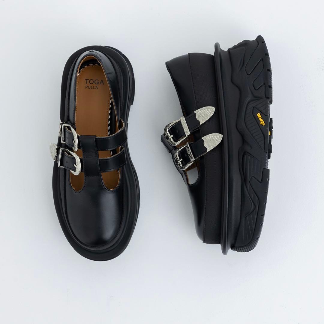 【TOGA PULLA/トーガプルラ】 AJ1316/メリージェー ン