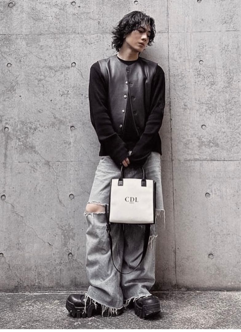 登坂広臣着用 バレンシアガ デニムパンツ サイズXS - メルカリ