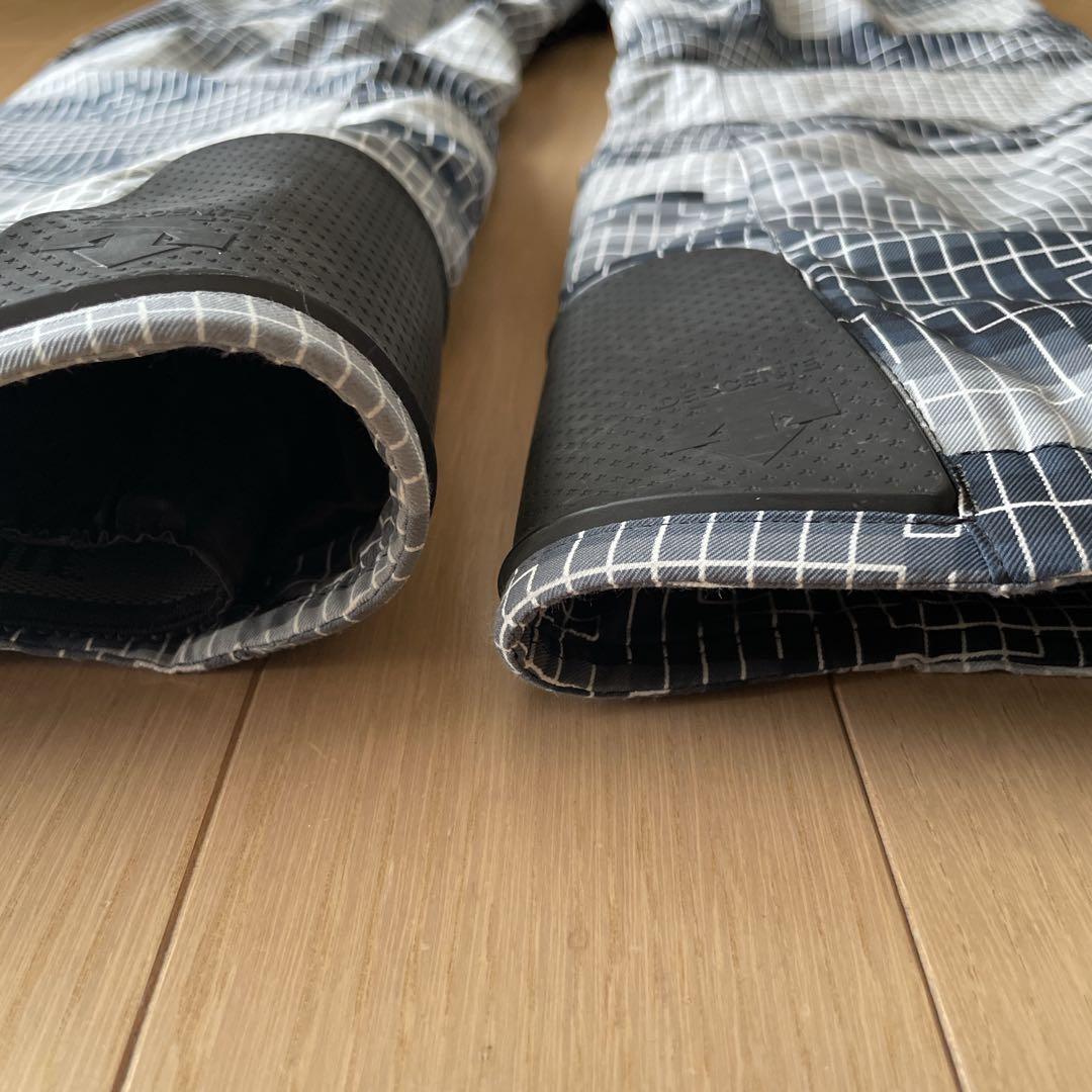 デサントDESCENTEスキーウェア　上下セット　デモチーム　中古　サイズS