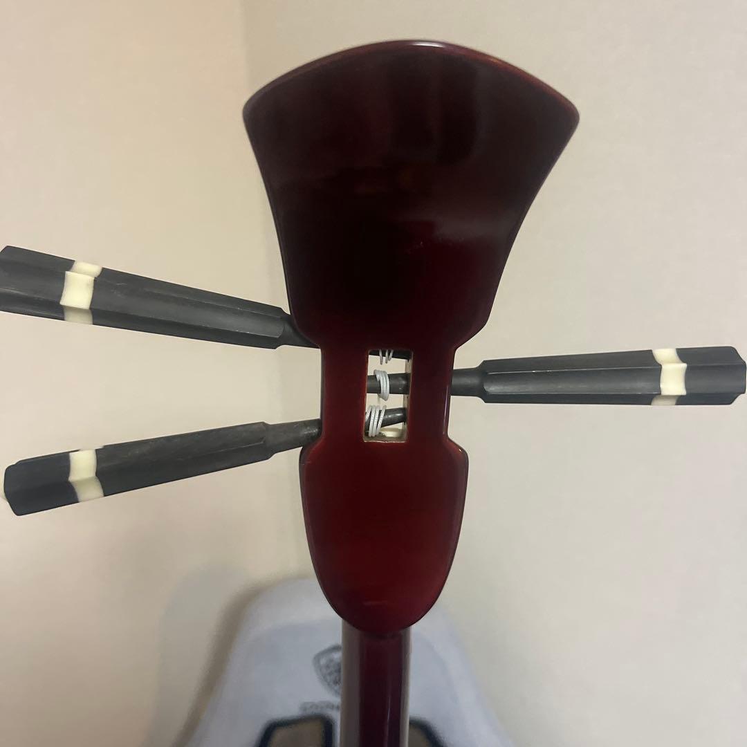 【美品】三味線本体 赤茶色 蛇皮付属品あり　ケース付き！