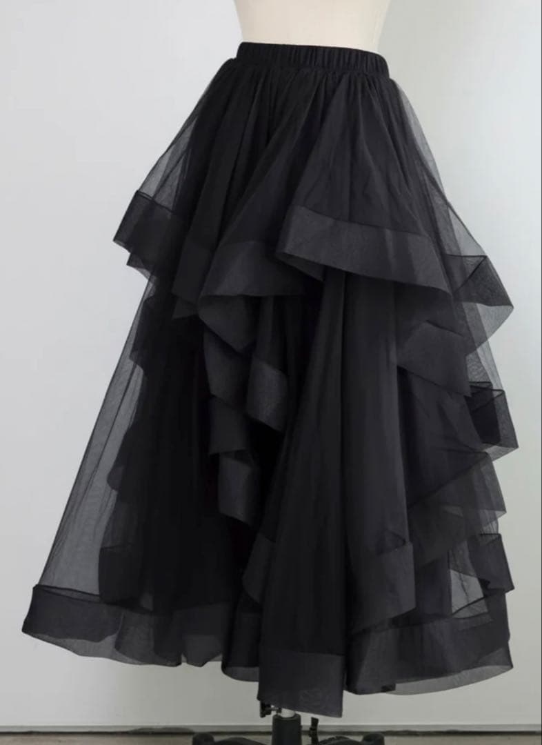 Frene ランダムフリルティアードボリュームスカート　ブラック(新品未使用)