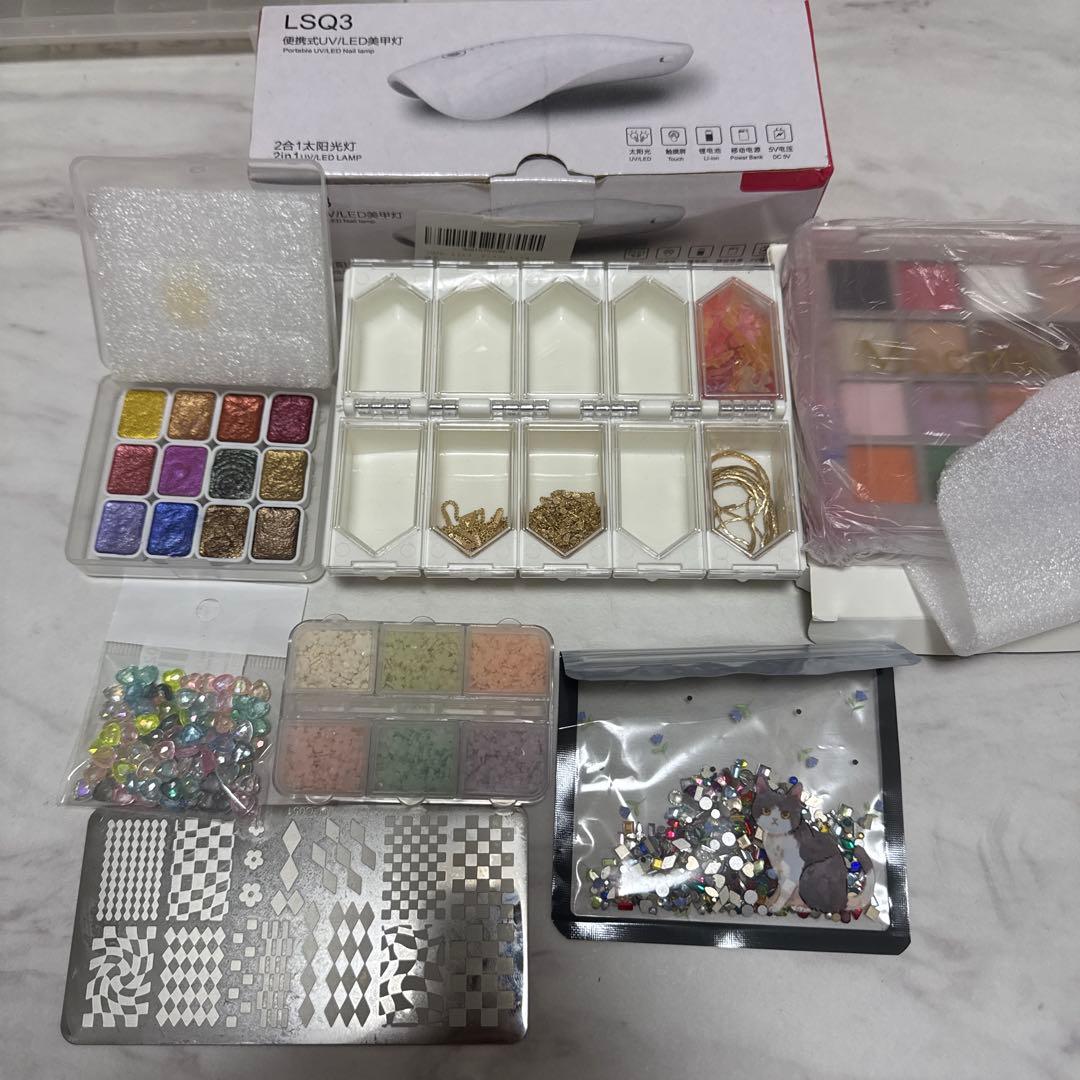 ネイル　パーツ　まとめ売り　ジェルネイル　ライト　ストーン　デコパーツ
