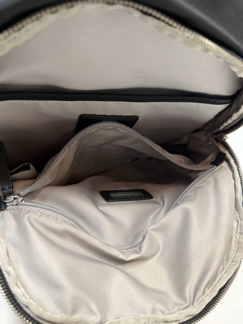 TUMI Voyageur ヒルデンパックパックブラック+シルバー