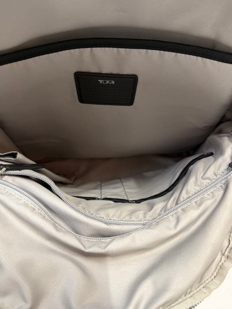 TUMI Voyageur ヒルデンパックパックブラック+シルバー