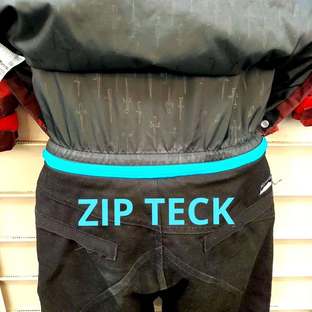 VOLCOM ジュニアスノーボードウェア上下セット