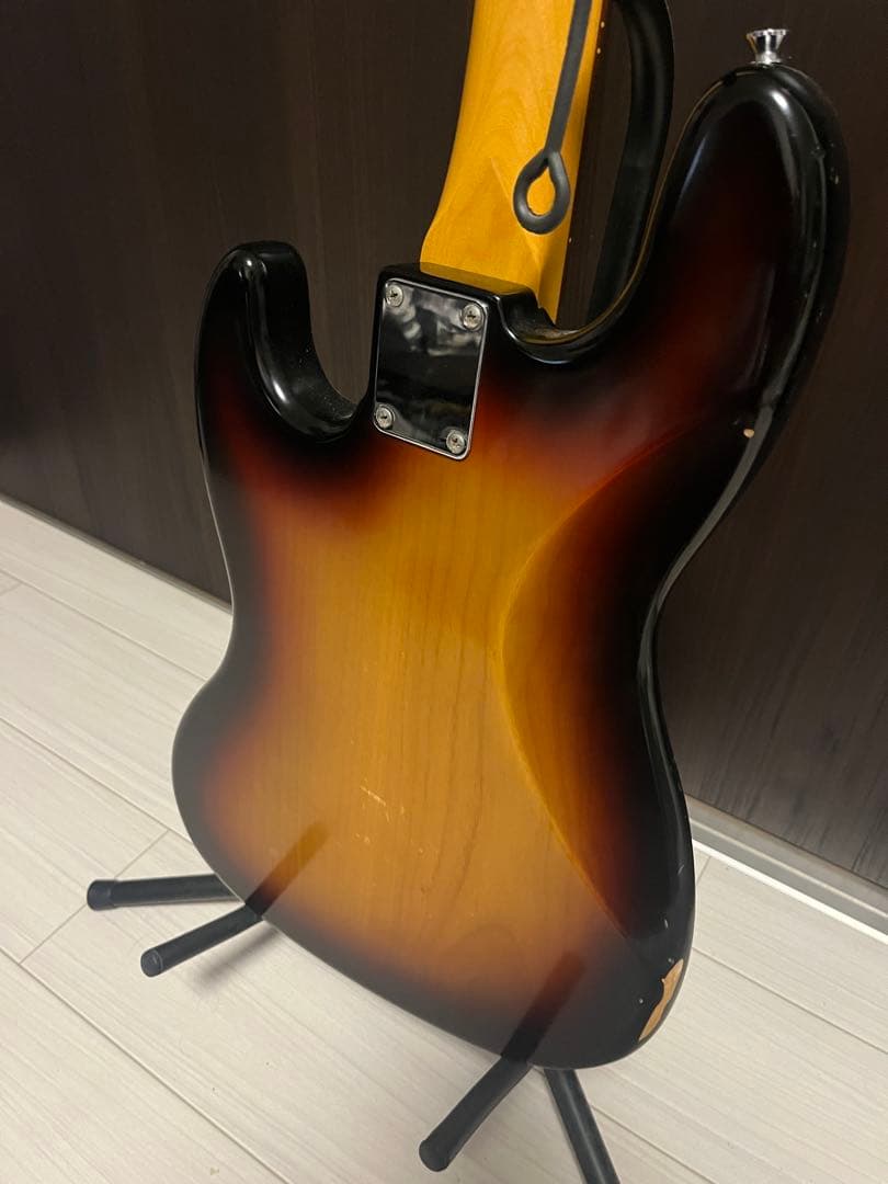 エレキベース サンバーストカラー