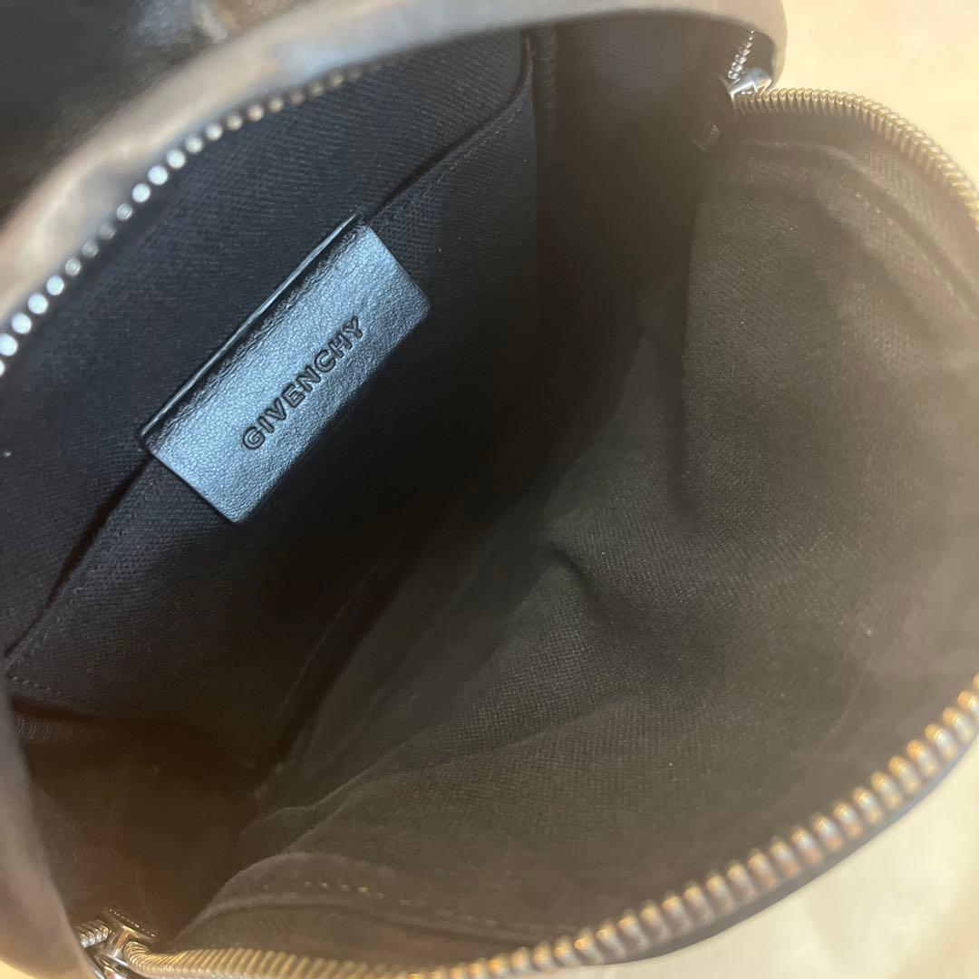 GIVENCHY ナノ バックパック