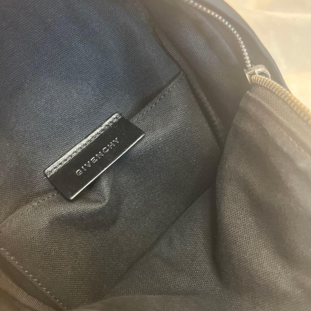 GIVENCHY ナノ バックパック