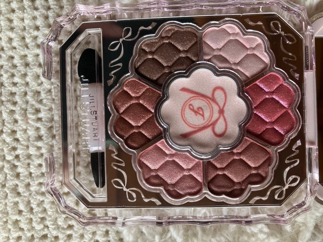 ジルスチュアート　クリスマスコフレ　2025 限定ショッパー付き