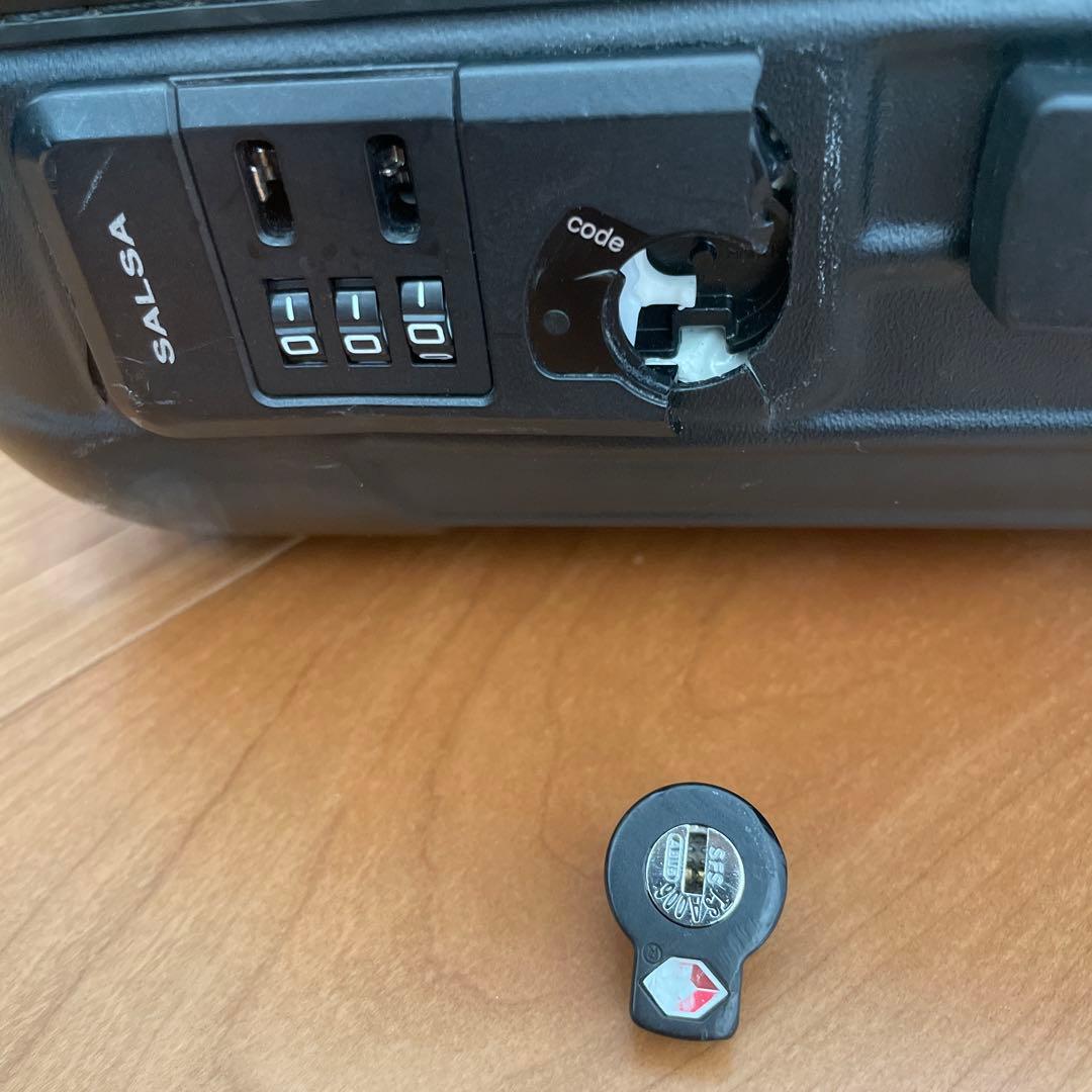 リモワ ジャンク品 4輪 正規品 破損あり 部品取り - メルカリ