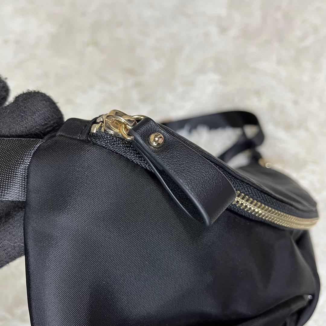 【美品】トッカ RIBBON KNOT ボディバッグ ナイロン 黒
