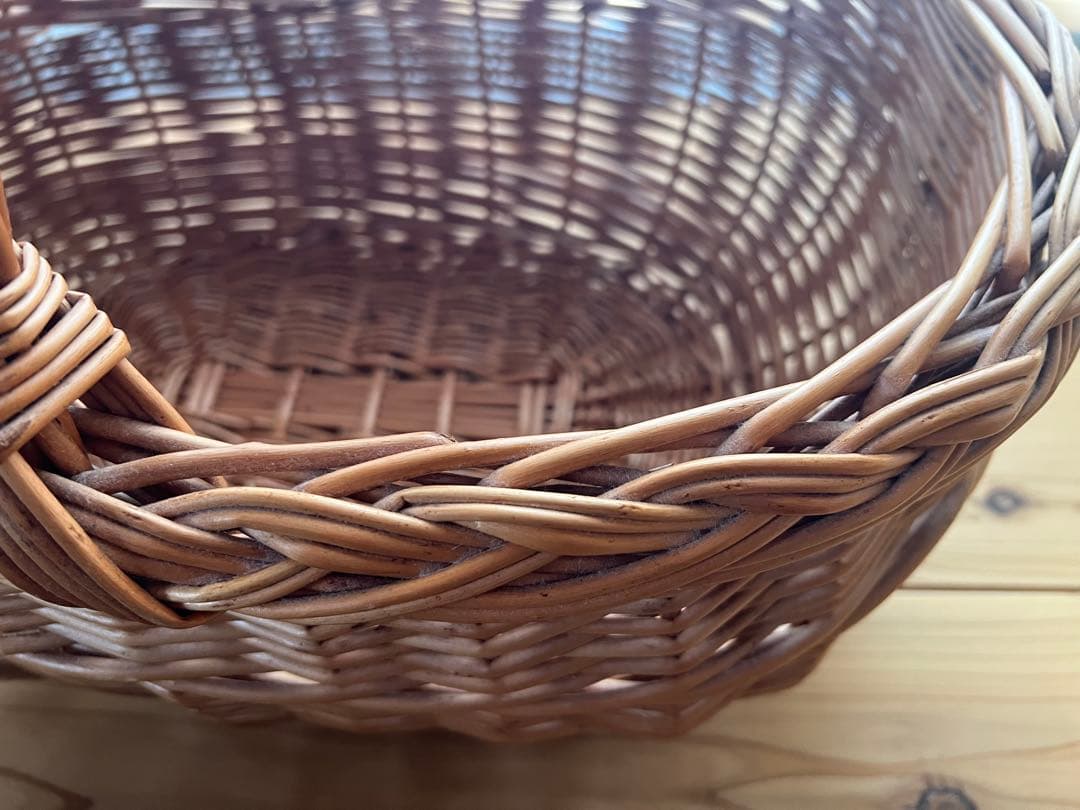 北欧製　籐製楕円形バスケット