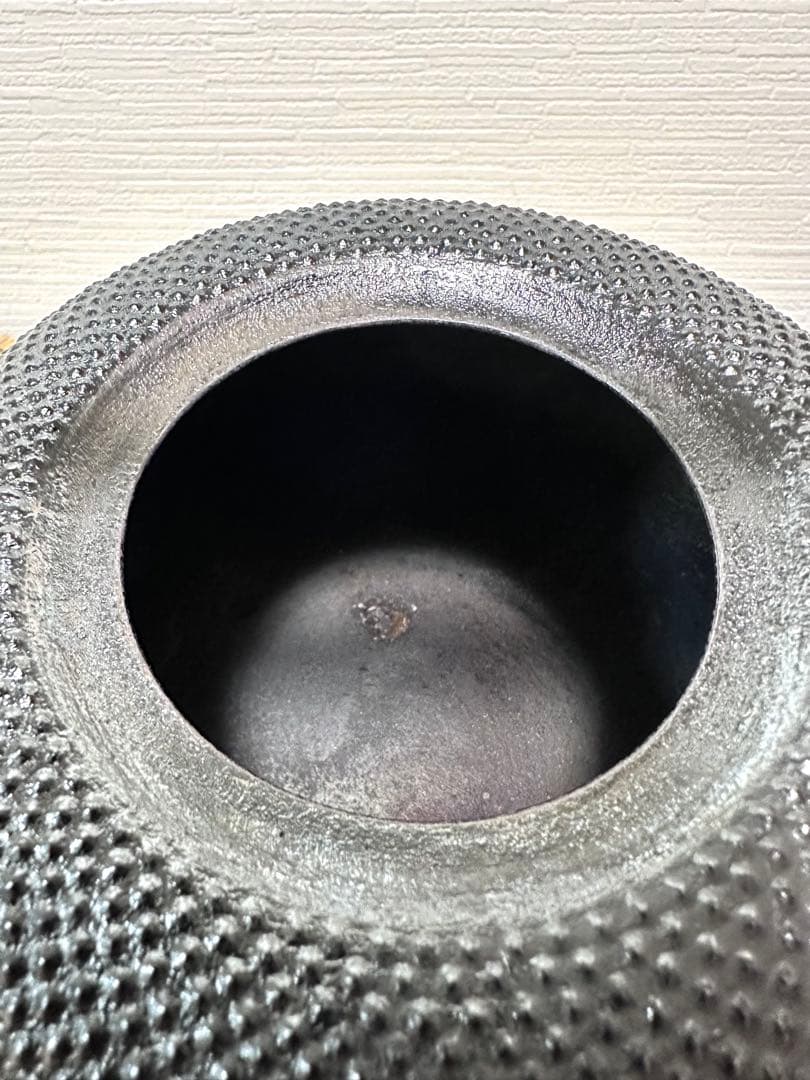 美品　南部伝統工芸士 及川寛治作真作保証１５型姥口アラレ　伊藤 みよこ様売約済み